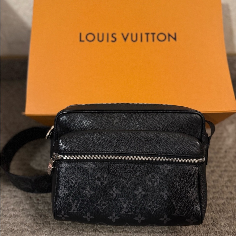 Louis Vuitton men’s crosssbody bag